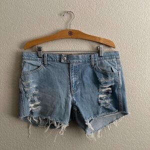 Gap women’s low rise capri shorts size 12